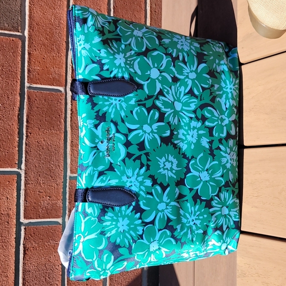 KATE SPADE NWT LARGE GREEN MULTI PACKABLE TOTE WITH WRISTLET! - Picture 6 of 13